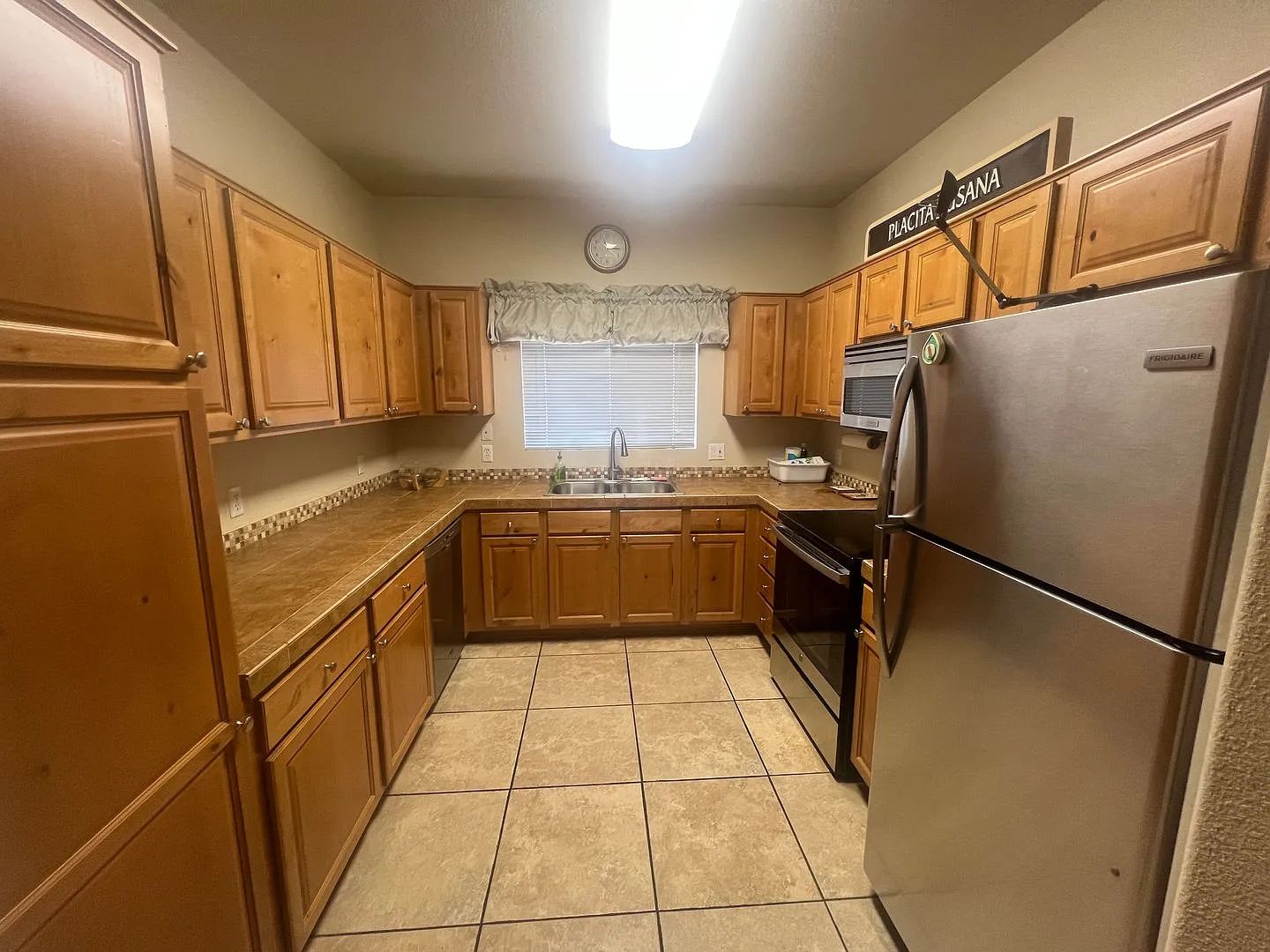 Furnished 2 Bed/2 Ba Condo At Sunrise & Kolb! Available For Self Viewing! — Photo 3