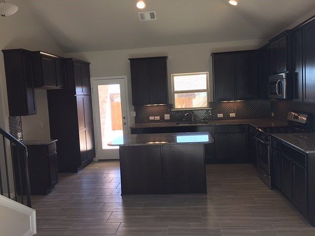 2nd image of 417 Joe Bates Dr