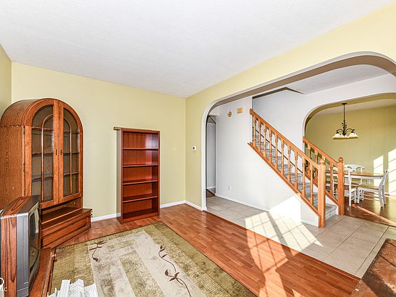 5th image of 6264 Hollingsworth Dr