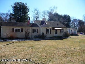 1st image of 209 Orchard View Ln