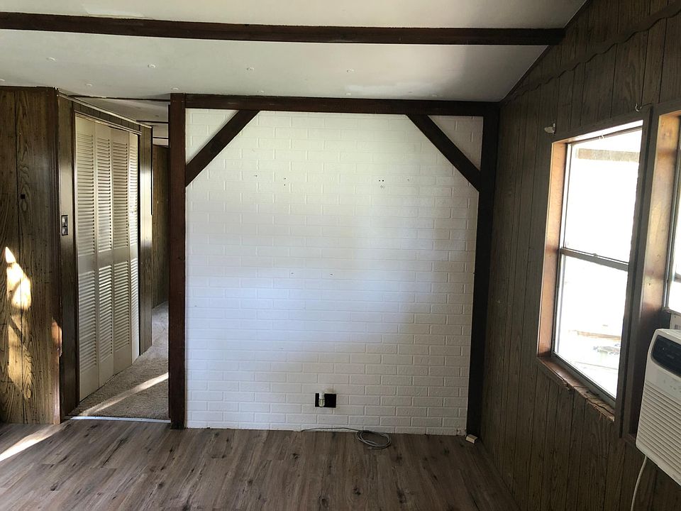 2nd image of 302 Tasseys Pl SW