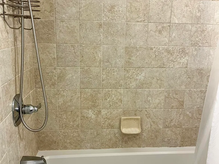 102 Wedgewood Cir — Photo 11