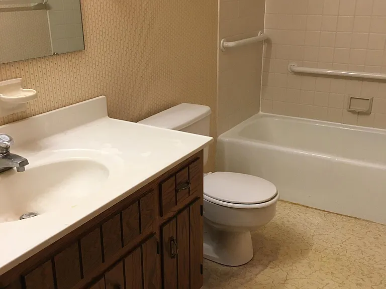 811 N Walnut St — Photo 8