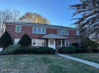 9 Kensington Ct APT 3, Delmar, NY 12054