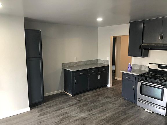 4th image of 1754 W 82nd St
