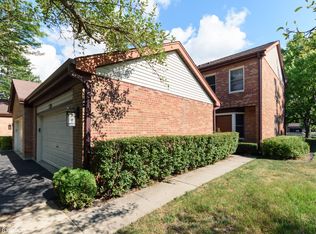 1610 N Windsor Dr, Arlington Heights, IL 60004