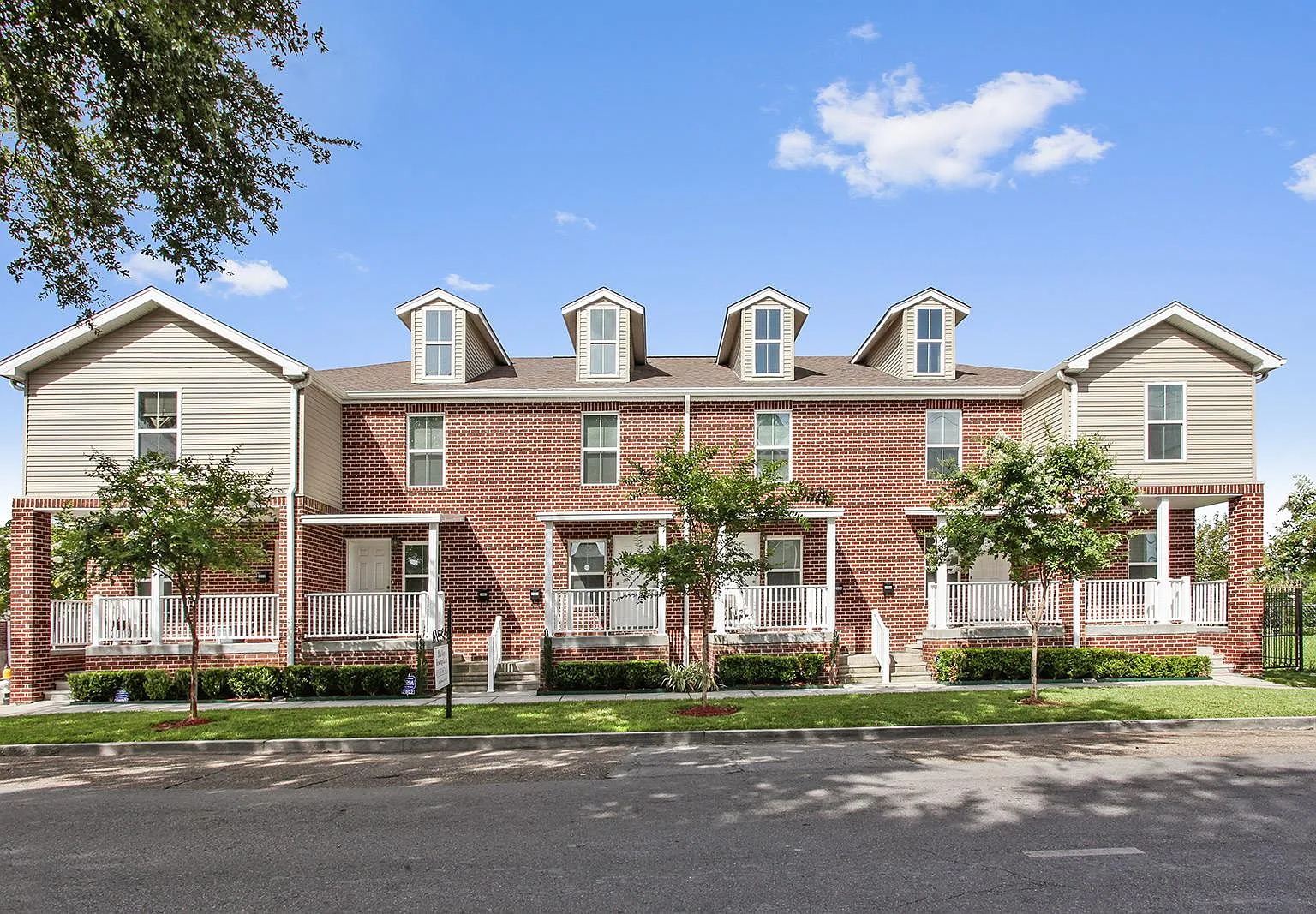 2 bed, 1175 sqft, $1,200 — Photo 1