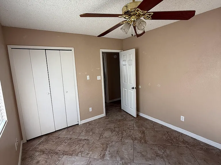 7624 N 44th Dr — Photo 18