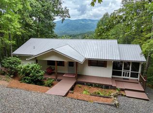 382 Winchester Cove Ln, Hayesville, NC 28904
