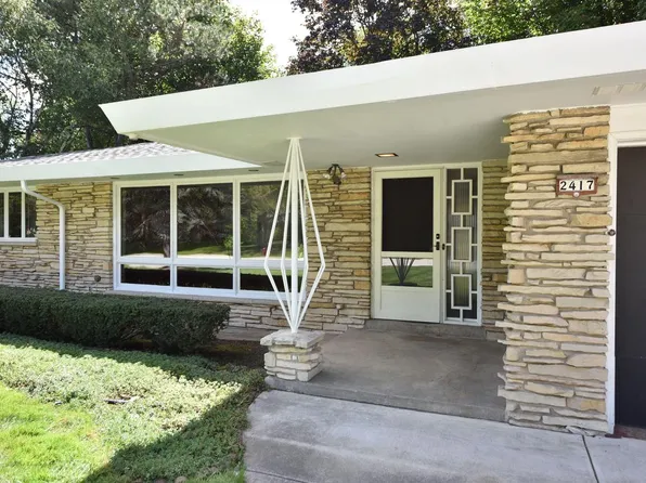 2417 West Daphne ROAD, Glendale, WI 53209