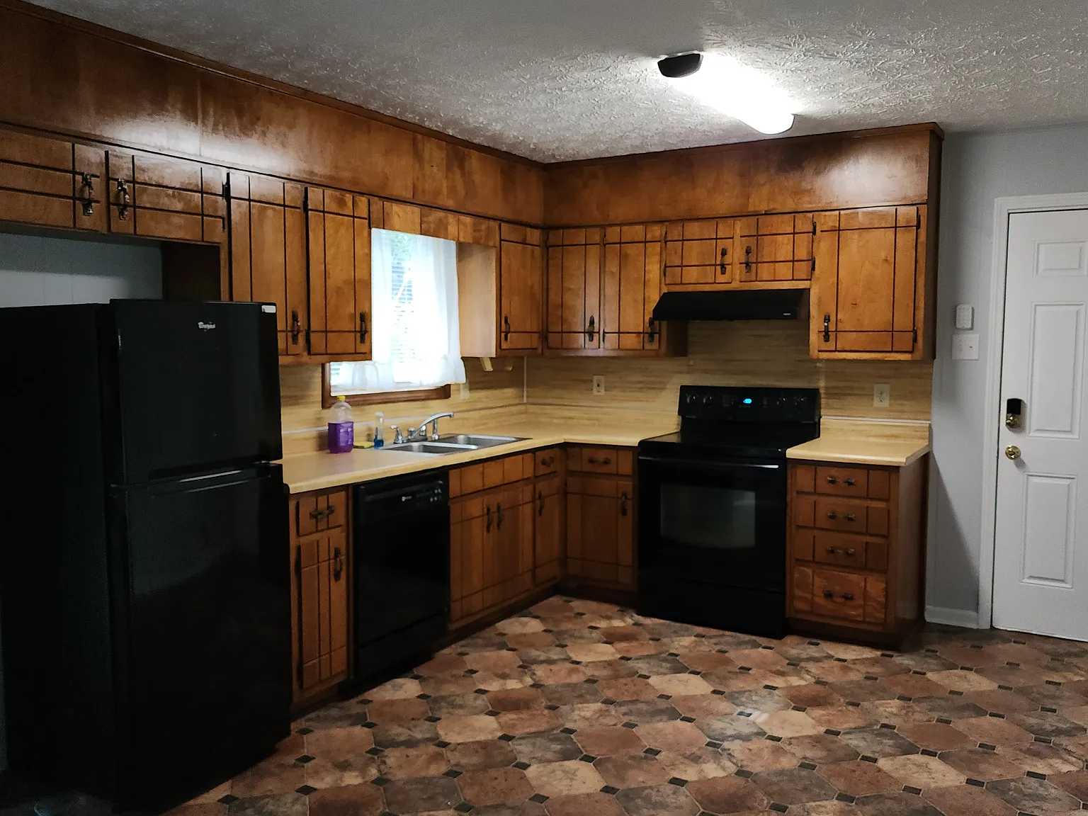 2639 Shade Dr — Photo 3