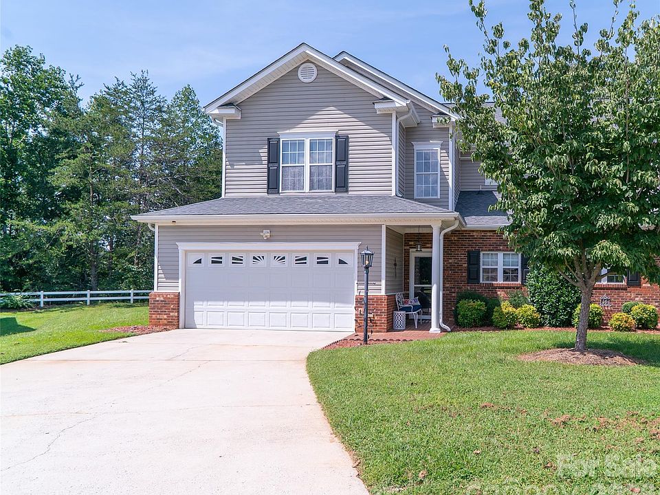1st image of 140 Lady Slipper Ln SW