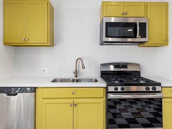 2nd image of 217 Hyde Park Blvd APT D