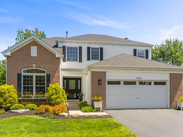 1523 W Schumacher Dr, Bolingbrook, IL 60490