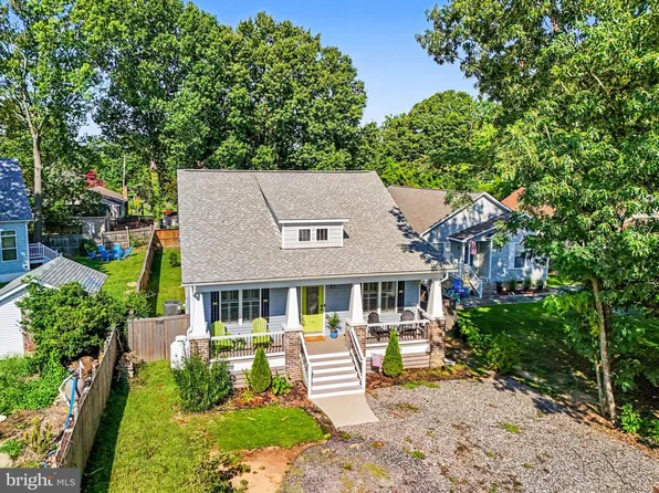 415 Lossing Ave, Colonial Beach, VA 22443