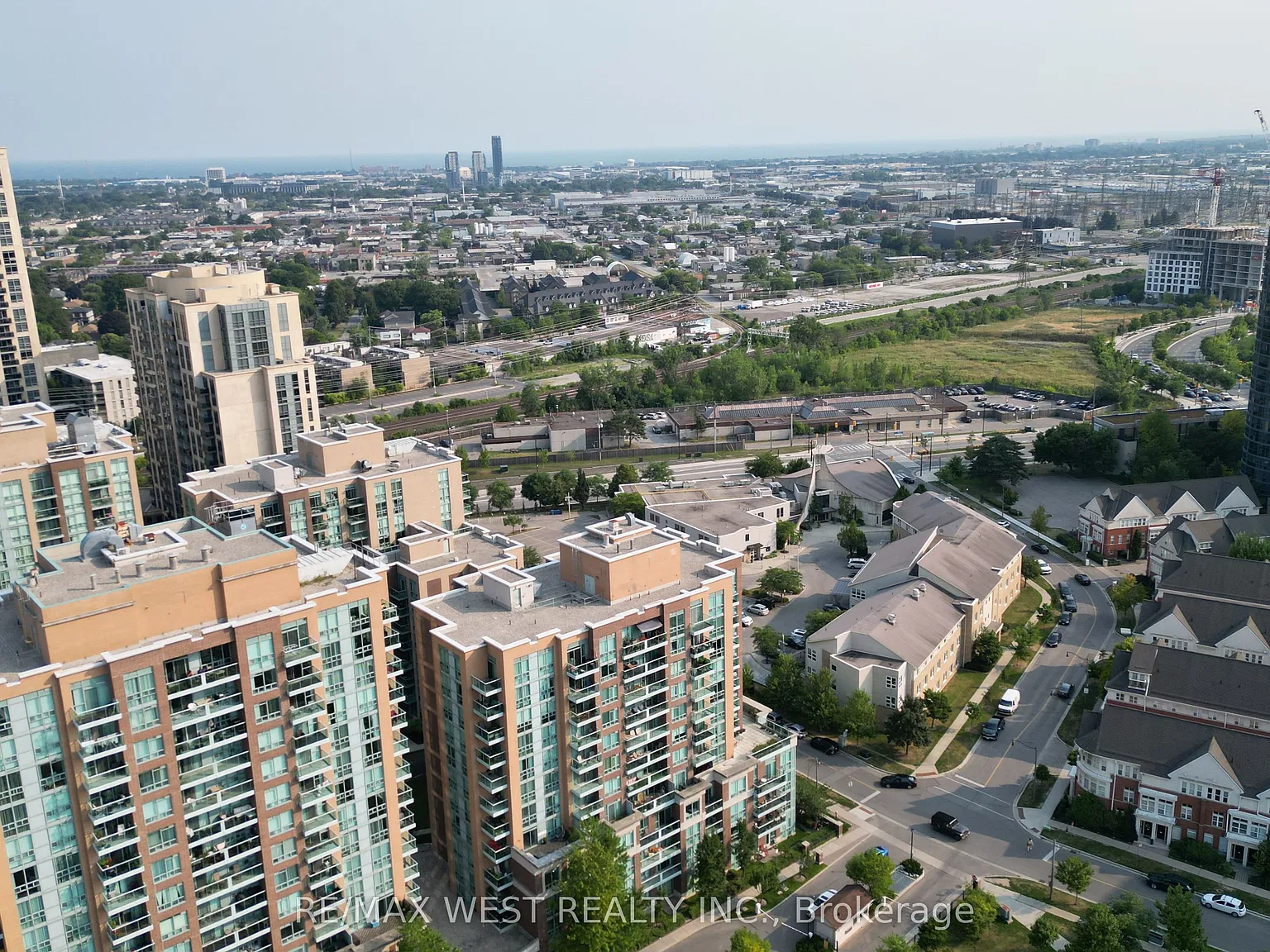 2 bed, $2,550 — Photo 2