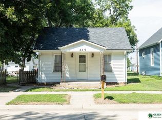 215 N Burlington Ave, York, NE 68467