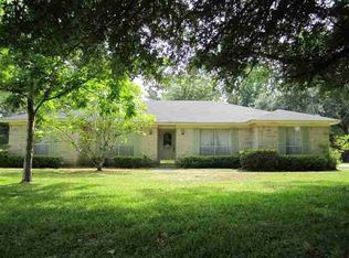 5795 Avie Ln, Beaumont, TX 77708