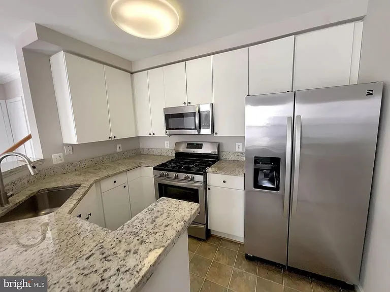 2482 Angeline Dr #301 — Photo 6