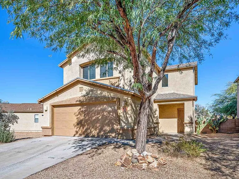 8254 W Kerr St — Photo 3