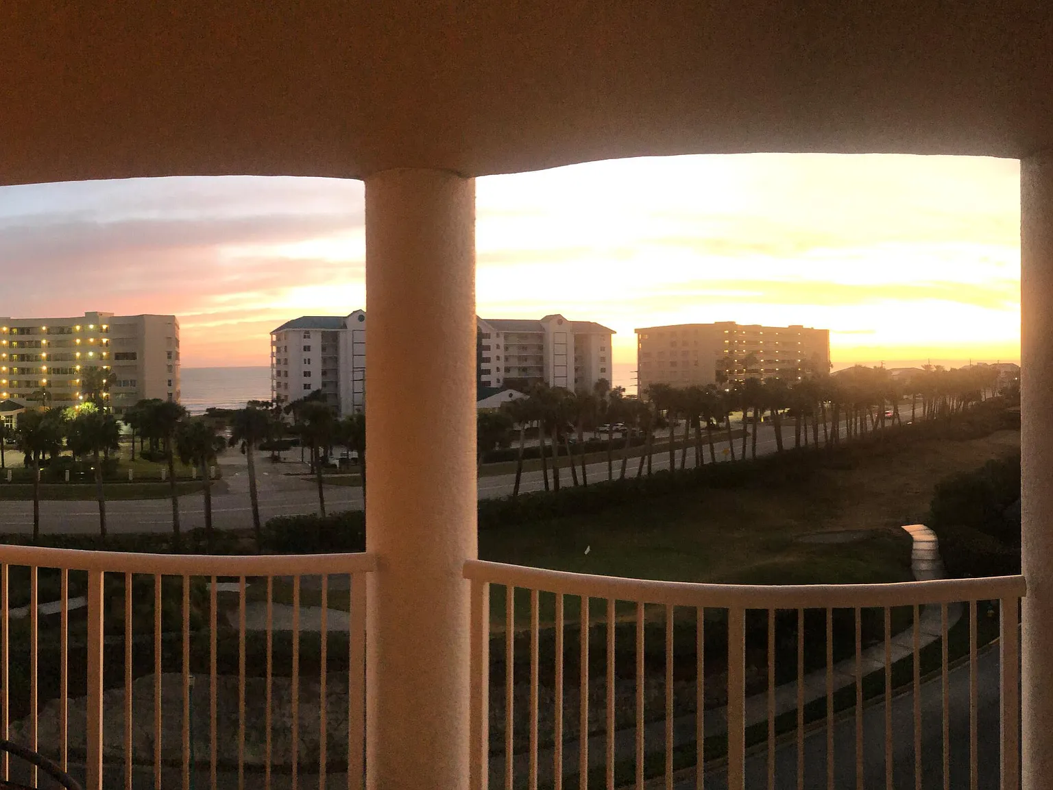 2 bed, 2.0 bath, 1438 sqft, $3,000 — Photo 2