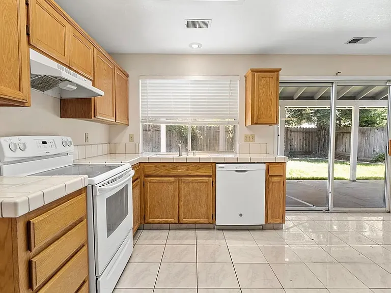 4332 Bardini Way — Photo 7