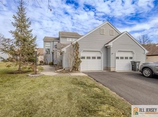 30 Rothwell Dr #B, Monroe Township, NJ 08831