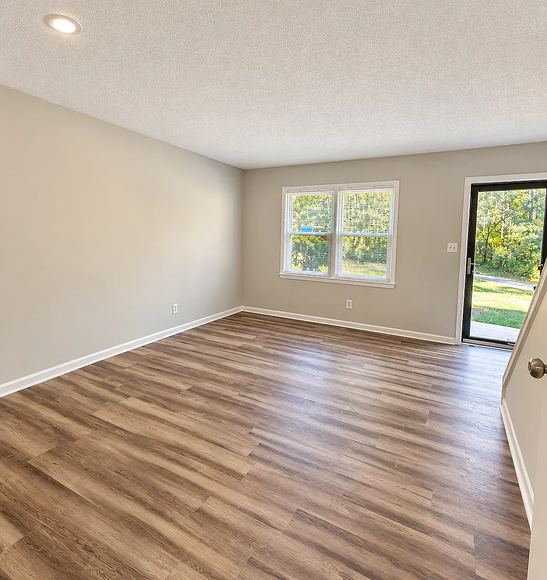 2 bed, 1.5 bath, 910 sqft, $1,395 — Photo 3
