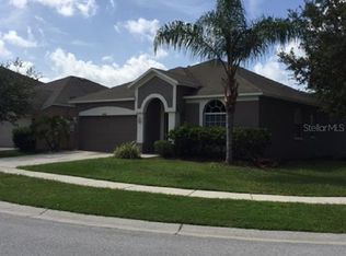 18415 Meadow Blossom Ln, Tampa, FL 33647
