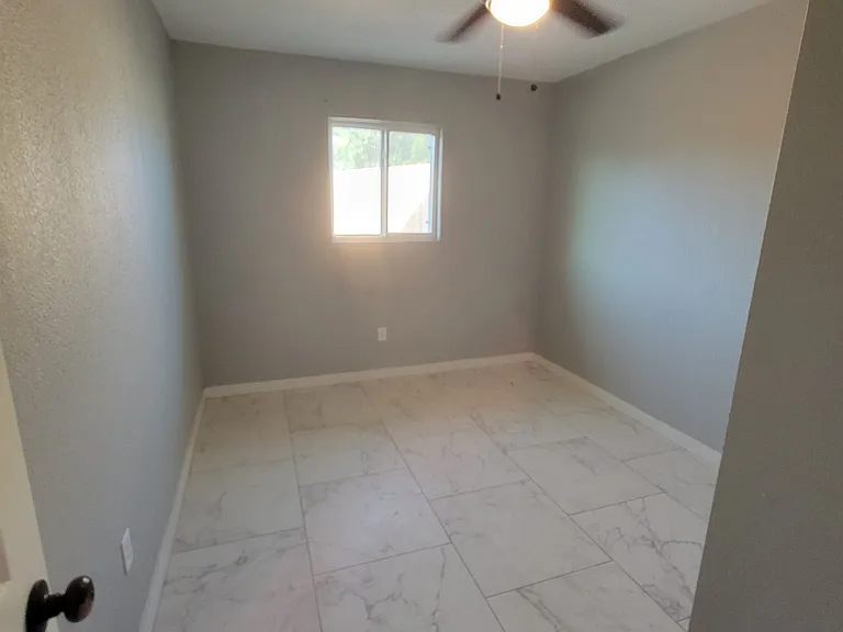 430 Corregidor Ave #B — Photo 16