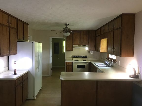 2nd image of 4454 Hidden Oaks Dr