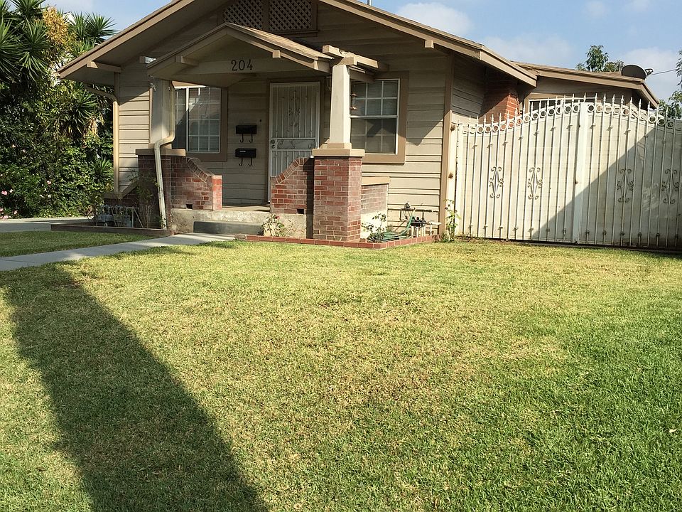 Front house/ Front yard