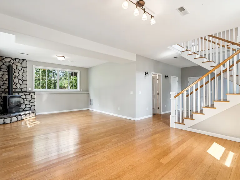 61 Julian Huxley Ln — Photo 18