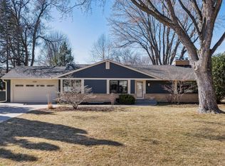 5528 Glengarry Pkwy, Edina, MN 55436