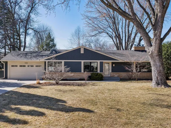 5528 Glengarry Pkwy, Edina, MN 55436
