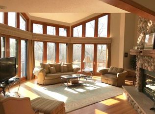 W281N1743 Golf View Dr, Pewaukee, WI 53072