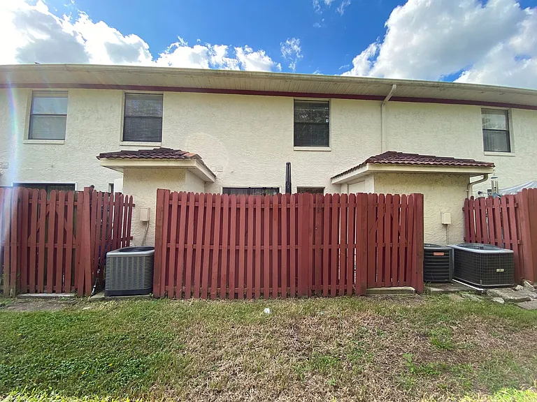 1605 Shady Ridge Ct — Photo 15