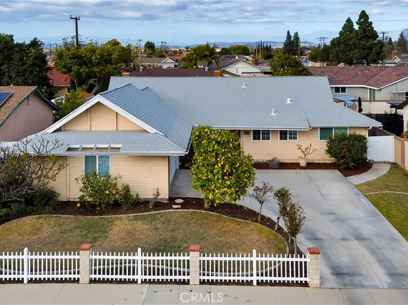 121 W Greenway Ave, Orange, CA 92865