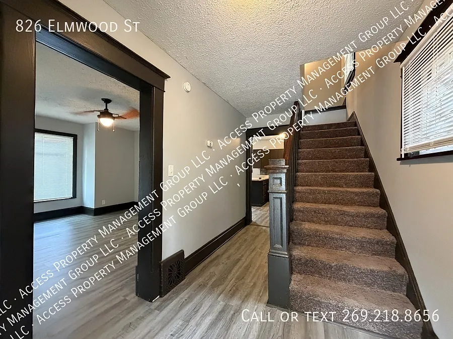 826 Elmwood St