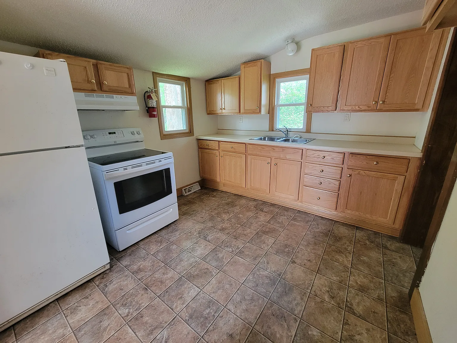4 bed, 1189 sqft, $1,200 — Photo 2
