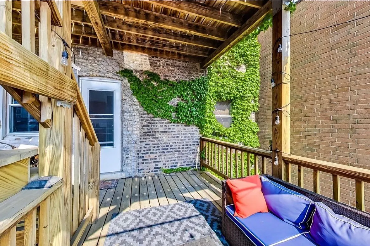 Building Photo - 3760 N Wayne Ave #2