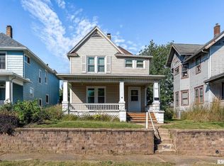 1163 26th St, Moline, IL 61265