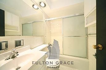4th image of 450 W Aldine Ave #521