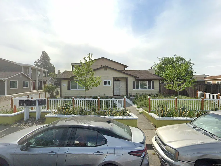 256 Bel Air Dr #D — Photo 1