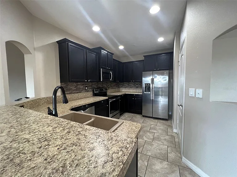 2137 Betsy Ross Ln #2137 — Photo 10