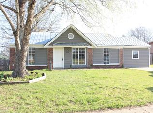 3330 Briarwood Dr, Horn Lake, MS 38637
