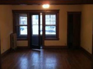 936 W Waveland Ave, Chicago, IL 60613