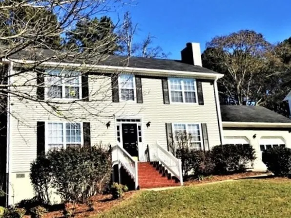 1550 Summit Pond Cir, Loganville, GA 30052