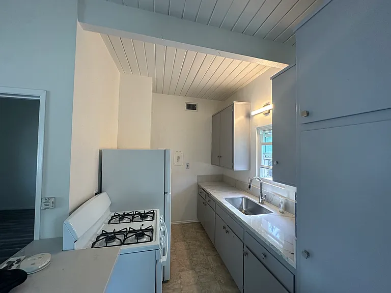 1616 E Sycamore Ave #12 — Photo 2