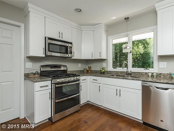 Chef's Gourmet Kitchen